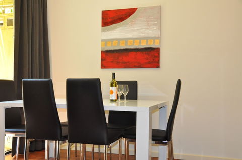 RNR Apartments, Adelaide - Southport Accommodation 2