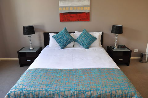 RNR Apartments, Adelaide - Southport Accommodation 1