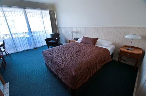 City Oasis Inn - Southport Accommodation 1