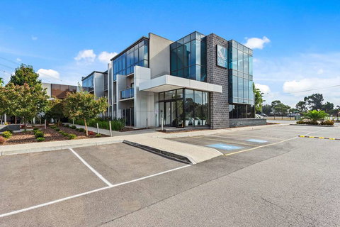 Quality Inn Taylors Lakes Motel - Accommodation Southport 1