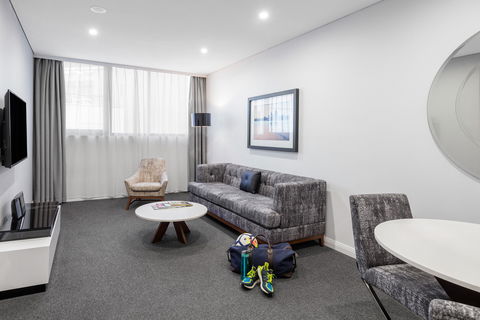 Meriton Serviced Apartments North Sydney - Southport Accommodation 4