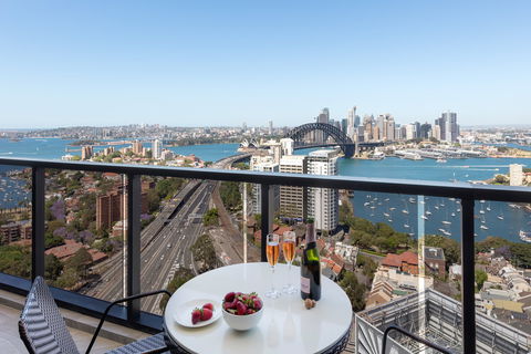 Meriton Serviced Apartments North Sydney - Southport Accommodation 13