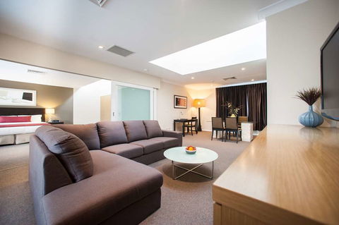 Ramada Hotel & Suites Sydney Cabramatta - Southport Accommodation 7