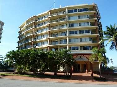 Cullen Bay Resorts - Southport Accommodation 8