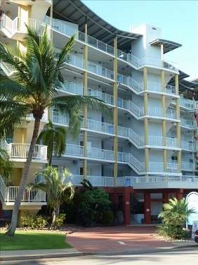 Cullen Bay Resorts - Southport Accommodation 11
