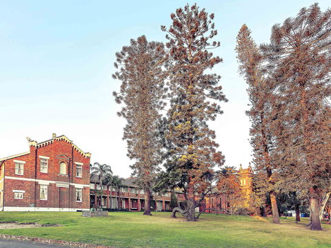 Mercure Monte Pio Hotel & Conference Ctr - Southport Accommodation 0