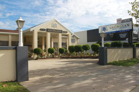 Albury Georgian - Southport Accommodation 0
