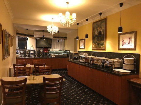 Albury Georgian - Southport Accommodation 1