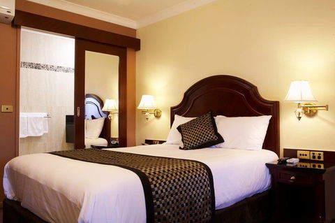 Albury Georgian - Southport Accommodation 2