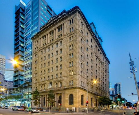 MacArthur Chambers - Southport Accommodation 0