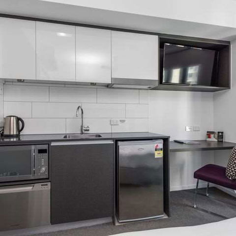 H On Mitchell Apartment Hotel - Southport Accommodation 1
