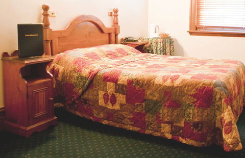 O'Malleys Hotel - Accommodation Southport 1