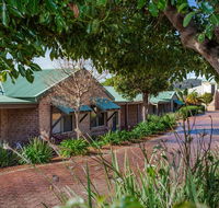Quality Suites Banksia Gardens - Southport Accommodation