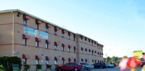 Arena Hotel - Southport Accommodation 0