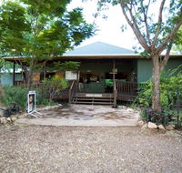 Adels Grove Camping Park Hotel - Southport Accommodation