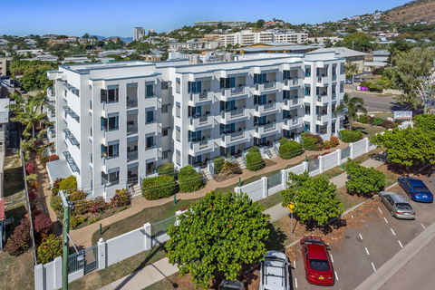 Madison Ocean Breeze - Southport Accommodation 0