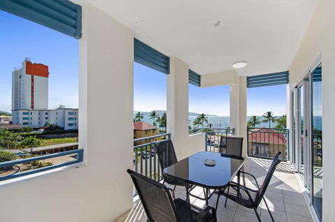 Madison Ocean Breeze - Southport Accommodation 2