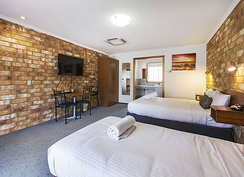 Clare Central Motel - Southport Accommodation 1