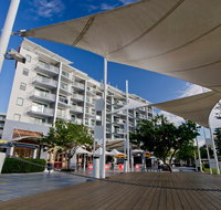 Oaks Waterfront Resort - Accommodation Southport