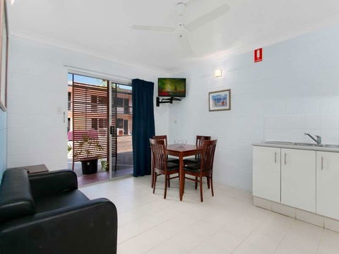 Cairns City Palms - Southport Accommodation 0