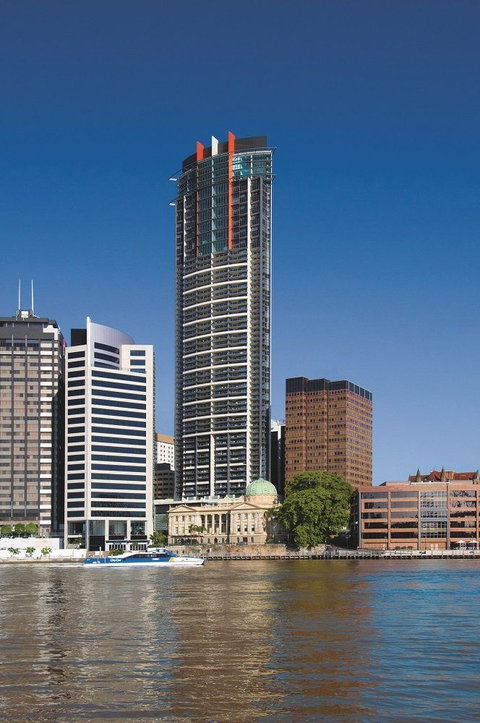 Oaks Aurora - Accommodation Southport 0