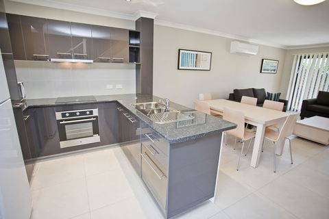 Stonewood Villas - Southport Accommodation 1