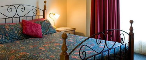 John Pirie Motor Inn - Southport Accommodation 0
