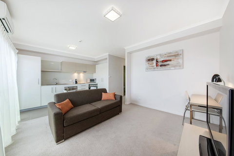 Abode Tuggeranong - Accommodation Southport 4