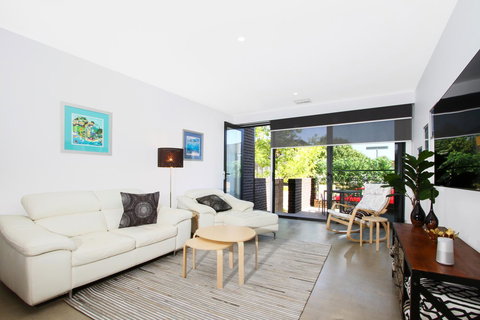 Accommodate Canberra - Parbery - Accommodation Southport 1