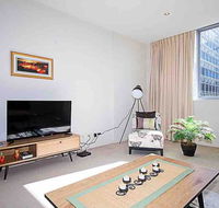 Spacious 1BR Stylish New Acton Apartment Parking - Southport Accommodation
