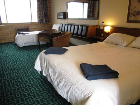 Canberra Lyneham Motor Inn - Southport Accommodation 7