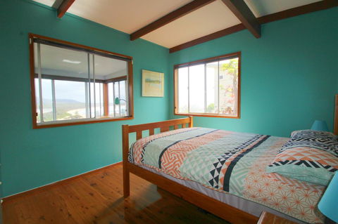 Bally High, 20 Dulconghi Street - Southport Accommodation 5