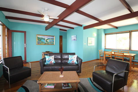 Bally High, 20 Dulconghi Street - Southport Accommodation 10