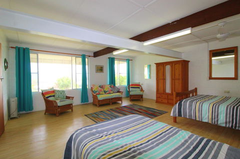 Bally High, 20 Dulconghi Street - Southport Accommodation 2