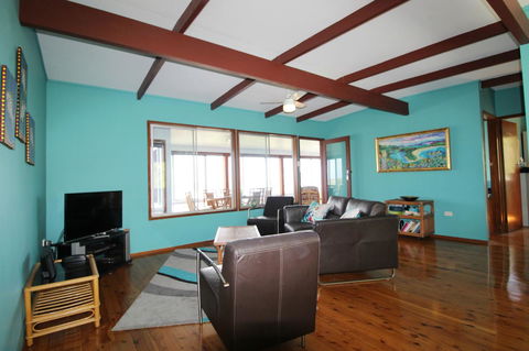 Bally High, 20 Dulconghi Street - Southport Accommodation 13