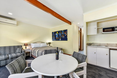 William Macintosh Motor Lodge - Accommodation Southport 18