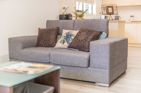 Tanunda\'s Magpie House - Southport Accommodation 0