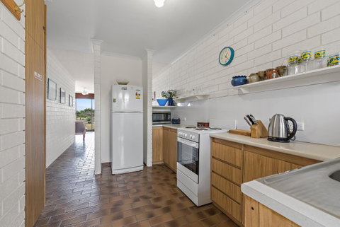 Sun & Surf Aldinga Beach Apartment - Southport Accommodation 7