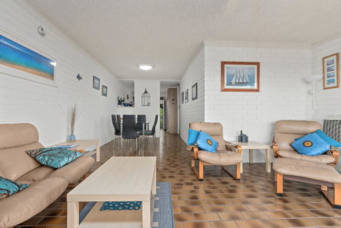 Sun & Surf Aldinga Beach Apartment - Southport Accommodation 4