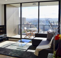 Whitmore SQ - Southport Accommodation