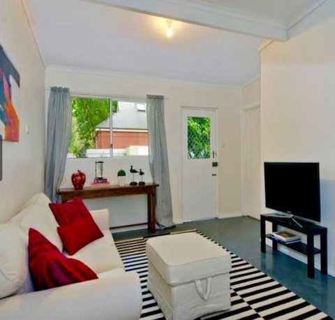 A Rose By The Park - Accommodation Southport 1