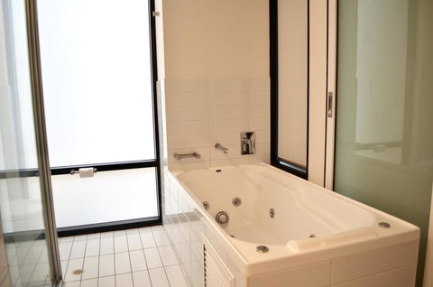 APTonNorthTCE - Accommodation Southport 15