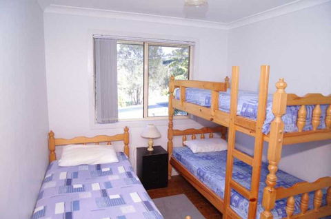 Bellhaven 1, 17 Willow Street - Southport Accommodation 4