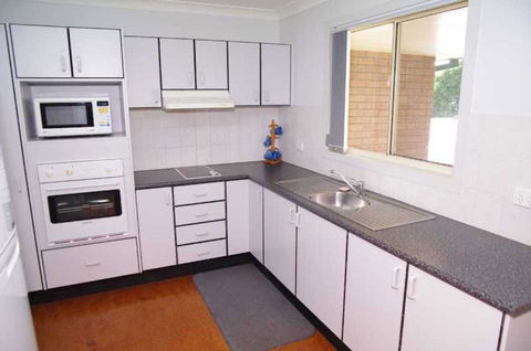 Bellhaven 1, 17 Willow Street - Southport Accommodation 0