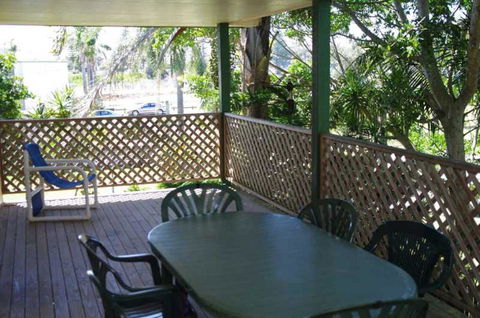 Bellhaven 1, 17 Willow Street - Southport Accommodation 2