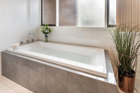 Adelaide Style Accommodation-Close To City-North Adelaide-3 Bdrm- FREE Parking - Accommodation Southport 2