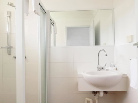 Arcadia Motel - Accommodation Southport 9