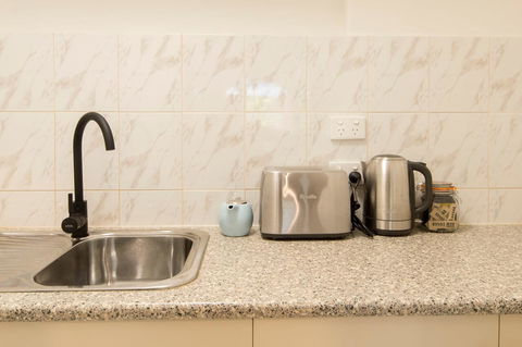The Manor Basket Range - Southport Accommodation 9