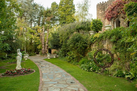 The Manor Basket Range - Southport Accommodation 17