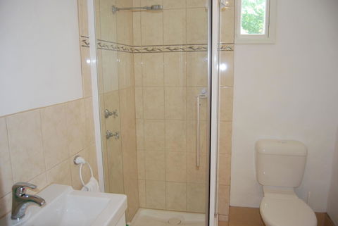 Jacaranda Cottage - Southport Accommodation 11